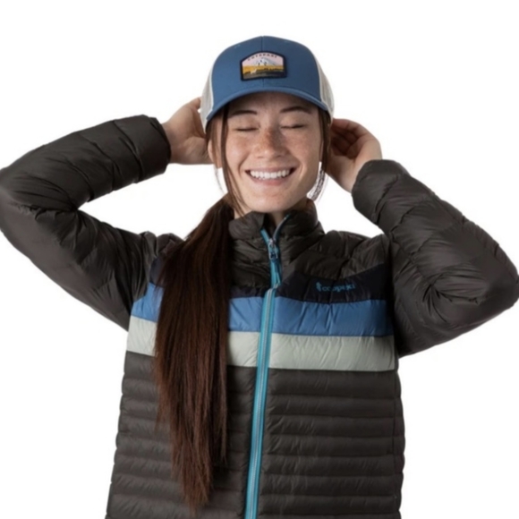 cotopaxi Accessories - Cotopaxi •  Llamascape Trucker Hat in Admiral